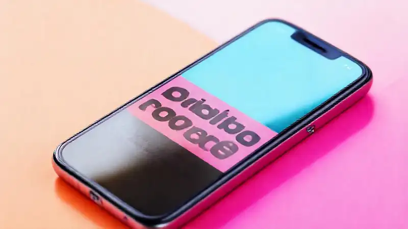 Diseño móvil moderno con texto superpuesto